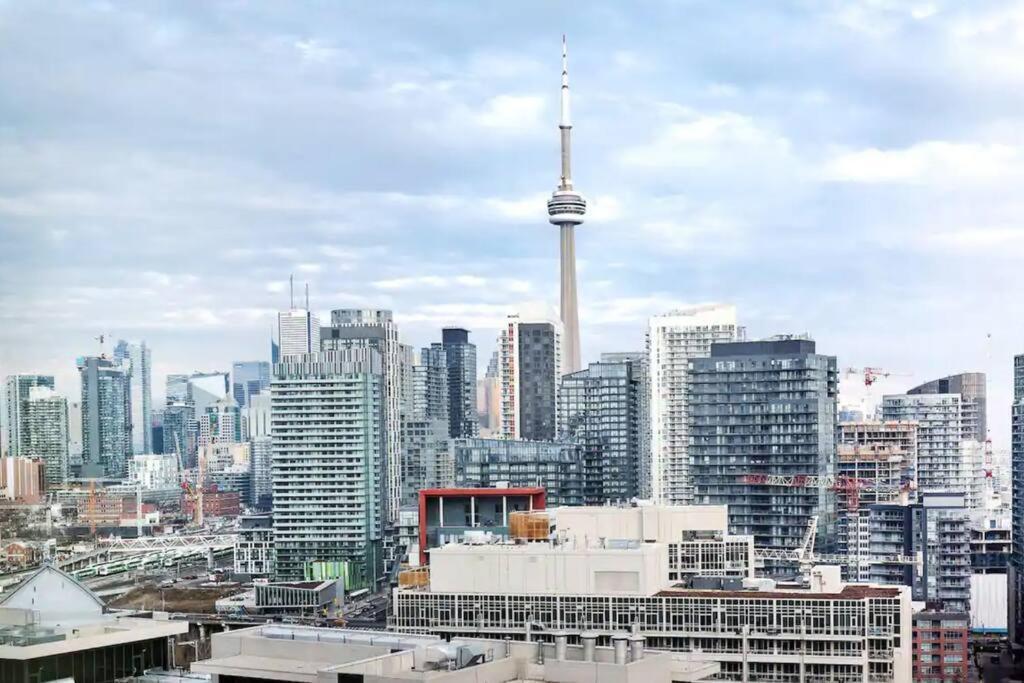 Cozy Studio Apartment Cn Tower Lake Views Toronto Dış mekan fotoğraf